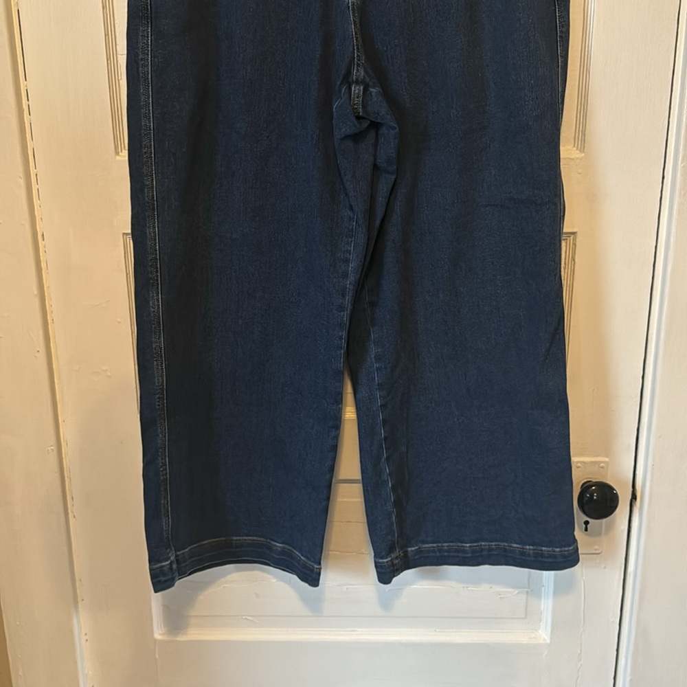 Woman’s Size 18 LL Bean Jeans - Picture 3 of 8